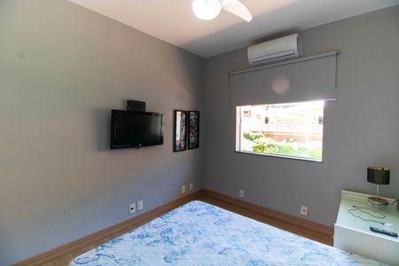 Casa de condomínio à venda com 400m², 4 quartos e 4 vagas Casa de condomínio à venda com 400m², 4 quartos e 4 vagasQuarto 1