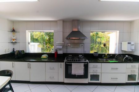 Casa de condomínio à venda com 400m², 4 quartos e 4 vagas Casa de condomínio à venda com 400m², 4 quartos e 4 vagasCozinha