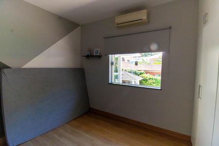 Casa de condomínio à venda com 400m², 4 quartos e 4 vagas Casa de condomínio à venda com 400m², 4 quartos e 4 vagasQuarto 2