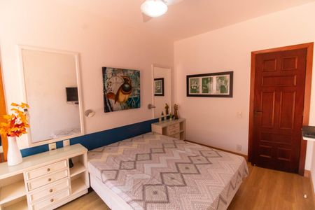 Casa de condomínio à venda com 400m², 4 quartos e 4 vagas Casa de condomínio à venda com 400m², 4 quartos e 4 vagasSuíte 1