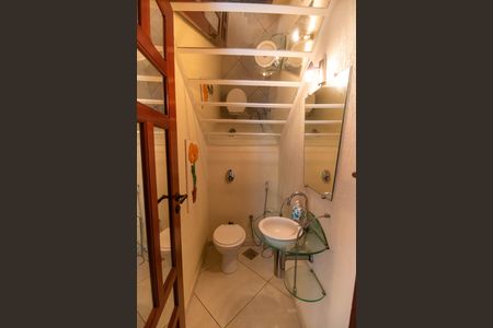 Casa de condomínio à venda com 400m², 4 quartos e 4 vagas Casa de condomínio à venda com 400m², 4 quartos e 4 vagasLavabo