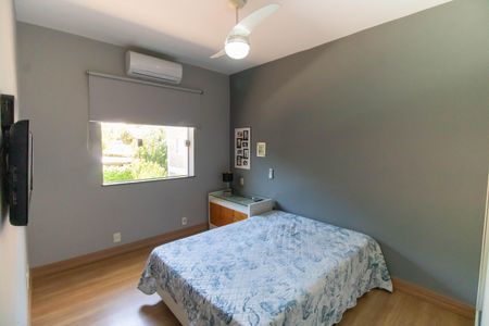 Casa de condomínio à venda com 400m², 4 quartos e 4 vagas Casa de condomínio à venda com 400m², 4 quartos e 4 vagasQuarto 1