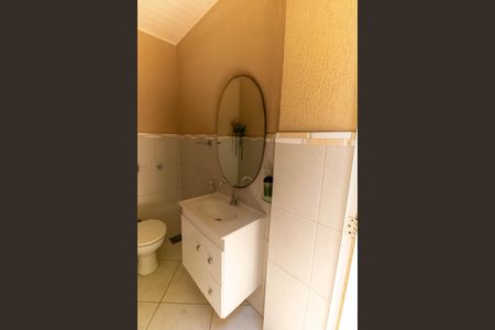 Casa de condomínio à venda com 400m², 4 quartos e 4 vagas Casa de condomínio à venda com 400m², 4 quartos e 4 vagasLavabo