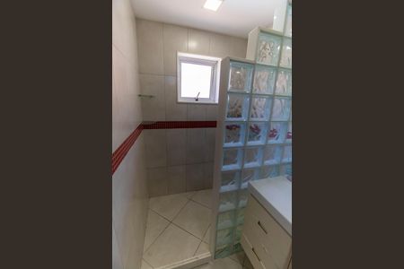 Casa de condomínio à venda com 400m², 4 quartos e 4 vagas Casa de condomínio à venda com 400m², 4 quartos e 4 vagasBanheiro da Suíte 1