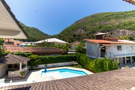 Casa de condomínio à venda com 400m², 4 quartos e 4 vagas Casa de condomínio à venda com 400m², 4 quartos e 4 vagasVista do Quarto 2