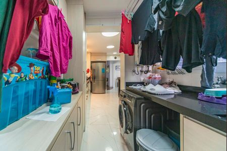 Apartamento à venda com 126m², 3 quartos e 3 vagas Apartamento à venda com 126m², 3 quartos e 3 vagasÁrea de Serviço