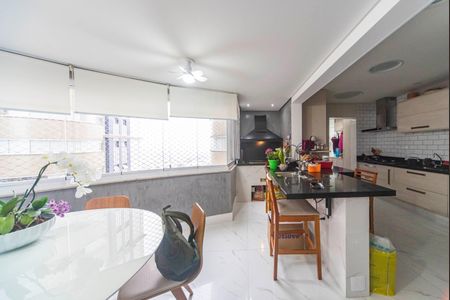 Apartamento à venda com 126m², 3 quartos e 3 vagas Apartamento à venda com 126m², 3 quartos e 3 vagasVaranda da Sala