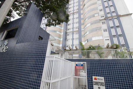 Apartamento à venda com 126m², 3 quartos e 3 vagas Apartamento à venda com 126m², 3 quartos e 3 vagasFachada e portaria
