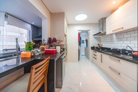 Apartamento à venda com 126m², 3 quartos e 3 vagas Apartamento à venda com 126m², 3 quartos e 3 vagasCozinha