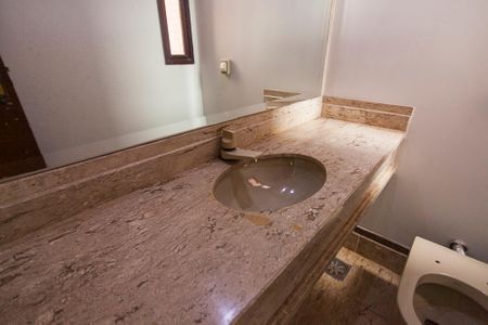 Apartamento para alugar com 263m², 3 quartos e 2 vagas Apartamento para alugar com 263m², 3 quartos e 2 vagasLavabo