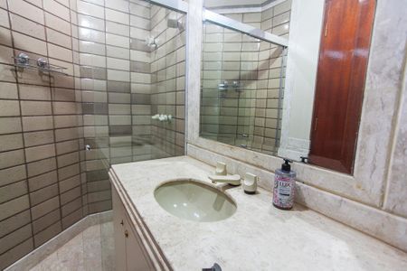 Apartamento para alugar com 263m², 3 quartos e 2 vagas Apartamento para alugar com 263m², 3 quartos e 2 vagasBanheiro Social