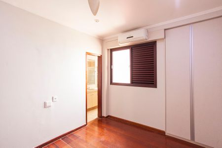 Apartamento para alugar com 263m², 3 quartos e 2 vagas Apartamento para alugar com 263m², 3 quartos e 2 vagasSuíte 3