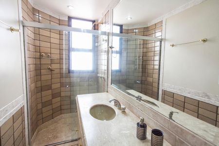 Apartamento para alugar com 263m², 3 quartos e 2 vagas Apartamento para alugar com 263m², 3 quartos e 2 vagasBanheiro da Suíte 2