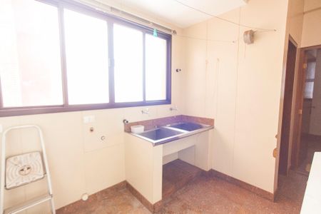 Apartamento para alugar com 263m², 3 quartos e 2 vagas Apartamento para alugar com 263m², 3 quartos e 2 vagasÁrea de Serviço