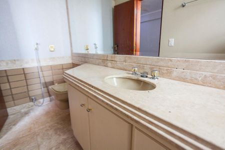 Apartamento para alugar com 263m², 3 quartos e 2 vagas Apartamento para alugar com 263m², 3 quartos e 2 vagasBanheiro da Suíte 3