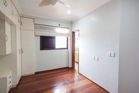 Apartamento para alugar com 263m², 3 quartos e 2 vagas Apartamento para alugar com 263m², 3 quartos e 2 vagasSuíte 2