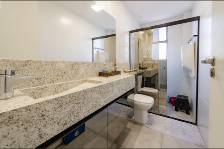 Apartamento à venda com 177m², 3 quartos e 3 vagasBanheiro social 1