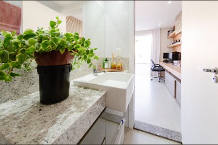 Apartamento à venda com 177m², 3 quartos e 3 vagasBanheiro social 2