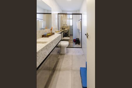 Apartamento à venda com 177m², 3 quartos e 3 vagasBanheiro social 1