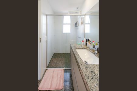 Apartamento à venda com 177m², 3 quartos e 3 vagasBanheiro suíte