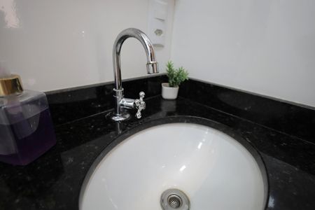 Apartamento à venda com 80m², 2 quartos e 2 vagas Apartamento à venda com 80m², 2 quartos e 2 vagasBanheiro