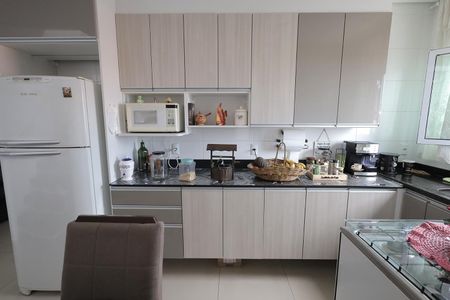 Apartamento à venda com 80m², 2 quartos e 2 vagas Apartamento à venda com 80m², 2 quartos e 2 vagasCozinha