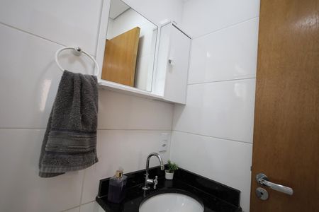 Apartamento à venda com 80m², 2 quartos e 2 vagas Apartamento à venda com 80m², 2 quartos e 2 vagasBanheiro