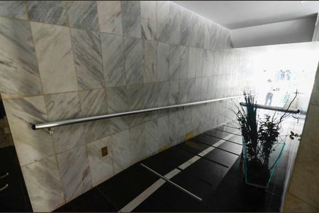 Apartamento à venda com 103m², 2 quartos e 1 vaga Apartamento à venda com 103m², 2 quartos e 1 vagaHall