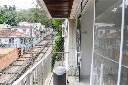 Apartamento à venda com 103m², 2 quartos e 1 vaga Apartamento à venda com 103m², 2 quartos e 1 vagaSala