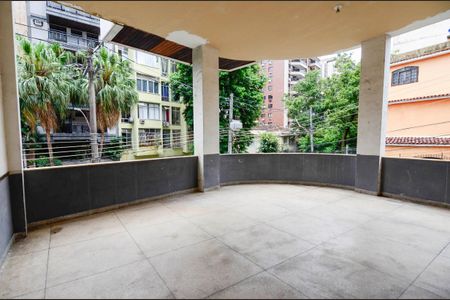 Apartamento à venda com 103m², 2 quartos e 1 vaga Apartamento à venda com 103m², 2 quartos e 1 vagaÁrea comum - Playground