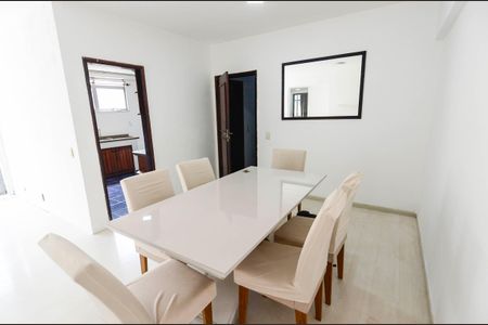 Apartamento à venda com 103m², 2 quartos e 1 vaga Apartamento à venda com 103m², 2 quartos e 1 vagaSala