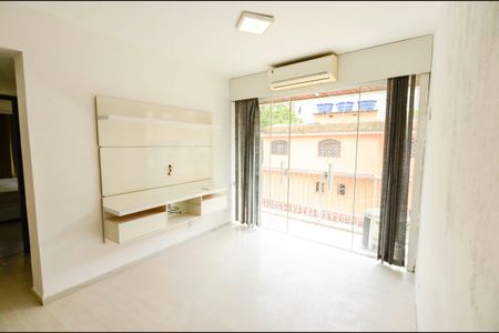 Apartamento à venda com 103m², 2 quartos e 1 vaga Apartamento à venda com 103m², 2 quartos e 1 vagaSala