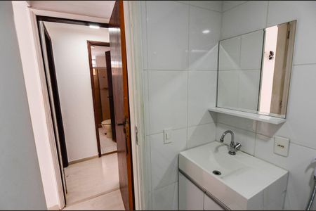 Apartamento à venda com 103m², 2 quartos e 1 vaga Apartamento à venda com 103m², 2 quartos e 1 vagaBanheiro da Suíte