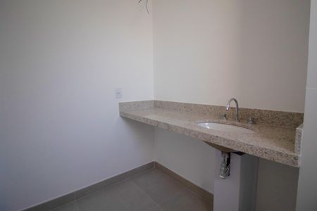 Apartamento à venda com 77m², 2 quartos e 1 vaga Apartamento à venda com 77m², 2 quartos e 1 vagaBanheiro da Suíte 1