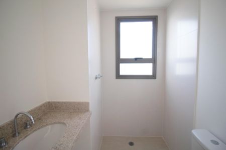 Apartamento à venda com 77m², 2 quartos e 1 vaga Apartamento à venda com 77m², 2 quartos e 1 vagaBanheiro da Suíte 1