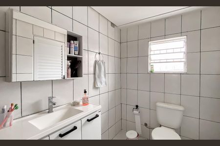 Casa à venda com 250m², 4 quartos e 2 vagas Casa à venda com 250m², 4 quartos e 2 vagasBanheiro da Suíte