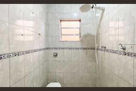 Casa à venda com 250m², 4 quartos e 2 vagas Casa à venda com 250m², 4 quartos e 2 vagasBanheiro Social