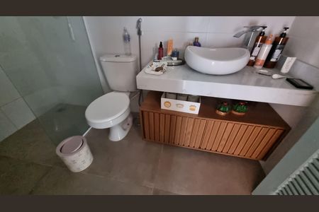 Casa de condomínio à venda com 160m², 1 quarto e 2 vagas Casa de condomínio à venda com 160m², 1 quarto e 2 vagasBanheiro