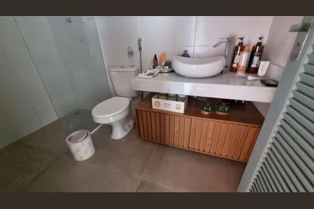 Casa de condomínio à venda com 160m², 1 quarto e 2 vagas Casa de condomínio à venda com 160m², 1 quarto e 2 vagasBanheiro