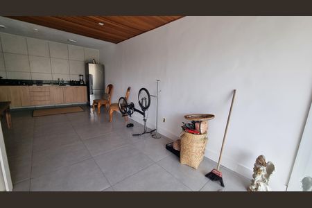 Sala de casa de condomínio à venda com 1 quarto, 160m² em Vargem Pequena, Rio de Janeiro