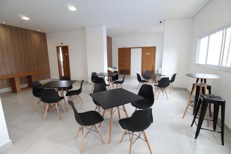 Apartamento para alugar com 60m², 2 quartos e 1 vagaÁrea comum - Salão de festas