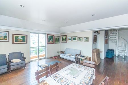 Apartamento para alugar com 240m², 4 quartos e 2 vagasSala