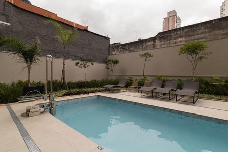 Apartamento à venda com 26m², 1 quarto e sem vaga Apartamento à venda com 26m², 1 quarto e sem vagaÁrea comum - Piscina