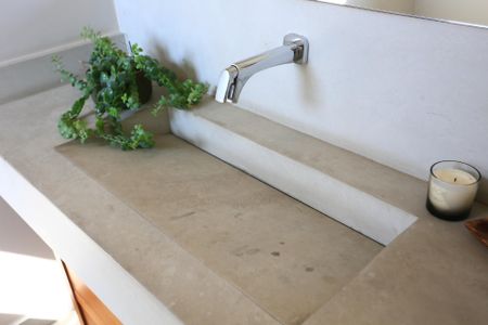 Apartamento à venda com 300m², 3 quartos e 3 vagas Apartamento à venda com 300m², 3 quartos e 3 vagasLavabo 2