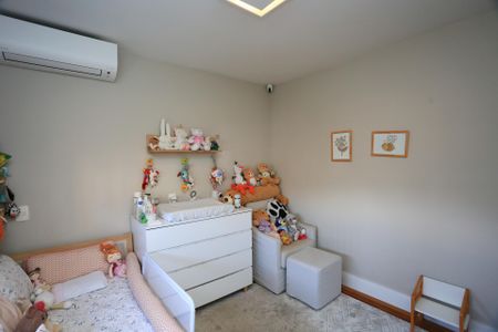 Apartamento à venda com 300m², 3 quartos e 3 vagas Apartamento à venda com 300m², 3 quartos e 3 vagasSuíte 2