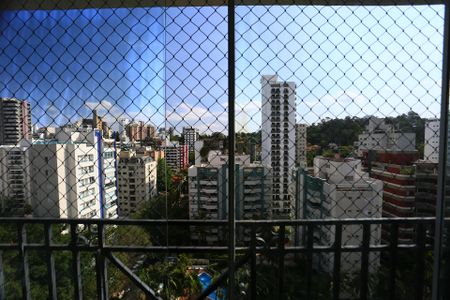 Apartamento à venda com 300m², 3 quartos e 3 vagas Apartamento à venda com 300m², 3 quartos e 3 vagasVista da Suíte 1