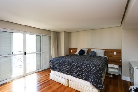 Apartamento à venda com 300m², 3 quartos e 3 vagas Apartamento à venda com 300m², 3 quartos e 3 vagasSuíte 1