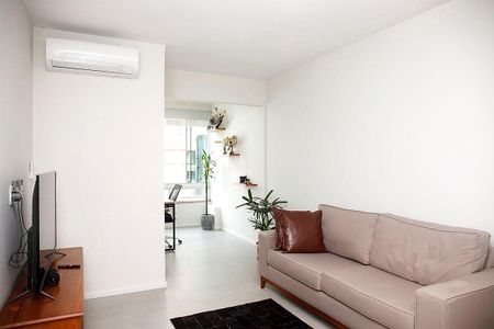 Sala de apartamento para alugar com 1 quarto, 55m² em Centro Histórico, Porto Alegre
