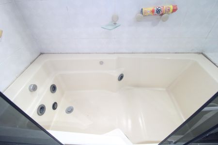 Casa à venda com 550m², 6 quartos e 6 vagasSuíte 3/ banheira