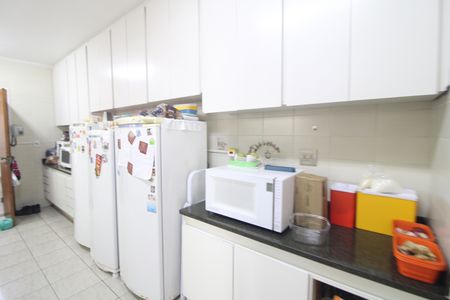 Casa à venda com 550m², 6 quartos e 6 vagasCozinha